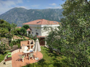  Holiday house in the Kotor Bay  Котор